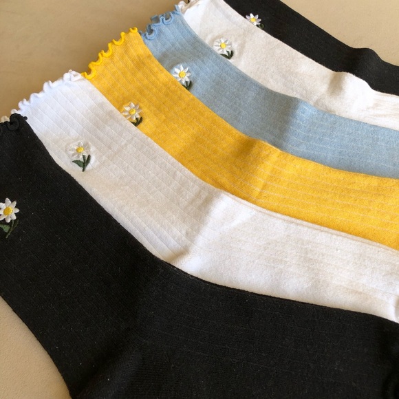 6 pair New Women Crew Ruffle Socks. - Picture 7 of 9